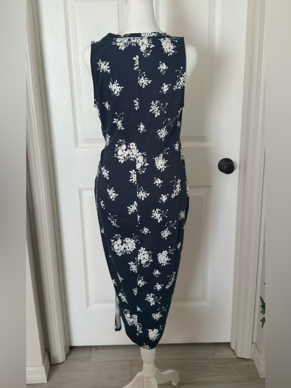 nine britton Navy and White Floral Twist-Front Midi Dress - Picture 2 of 7